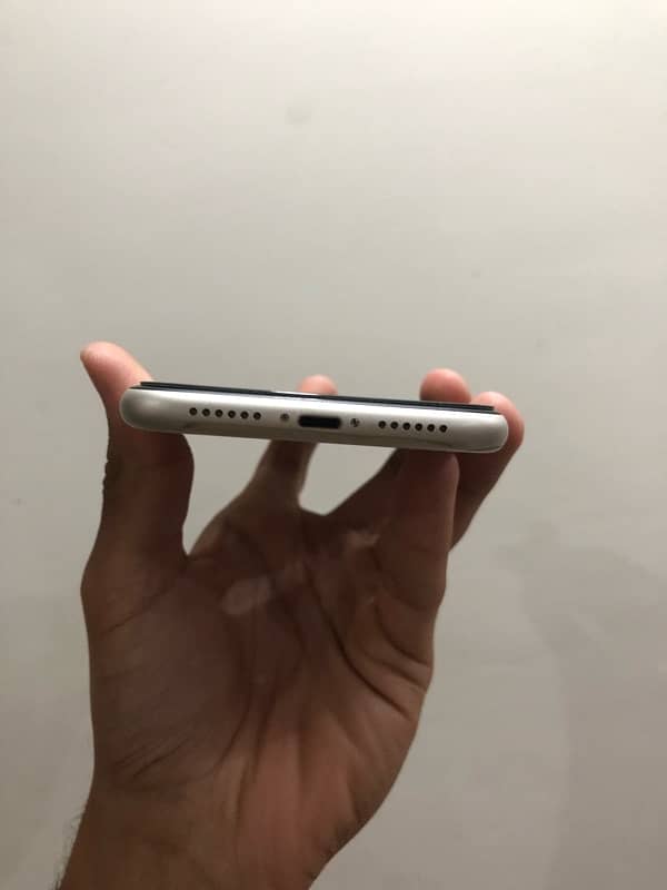 IPHONE 11 PTA FOR SALE 5