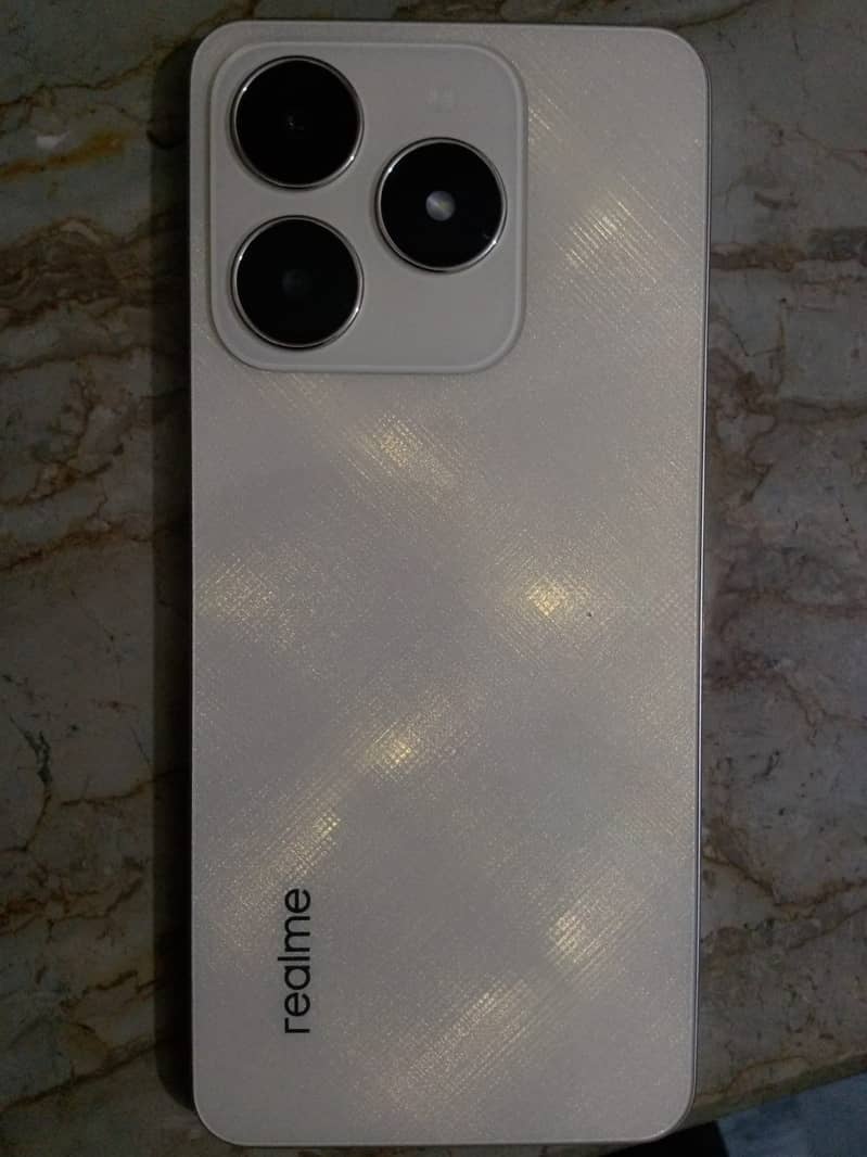 Realme c61 6/128 fresh condition 1