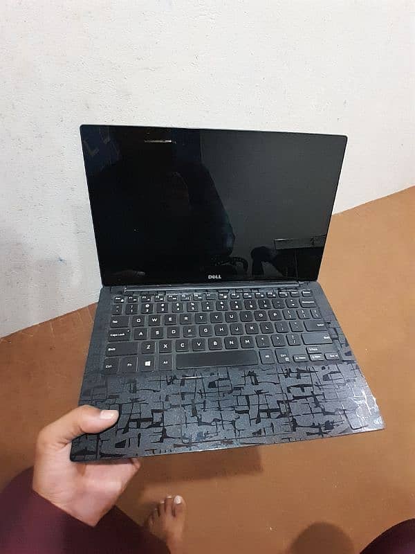 Dell XPS 9350 1