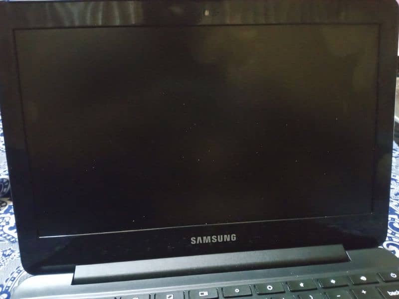 Samsung Chromebook for sale in good condition like new 4