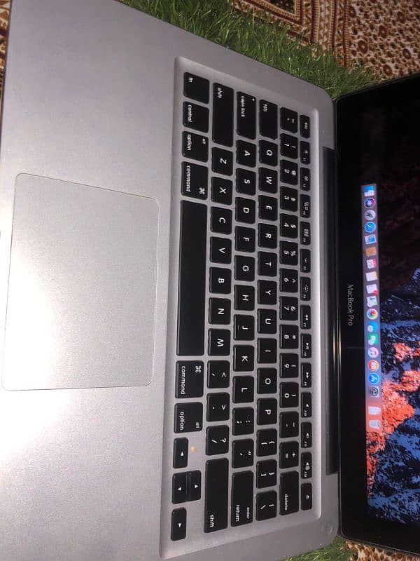 MacBook pro 2012 10/9 condition 0