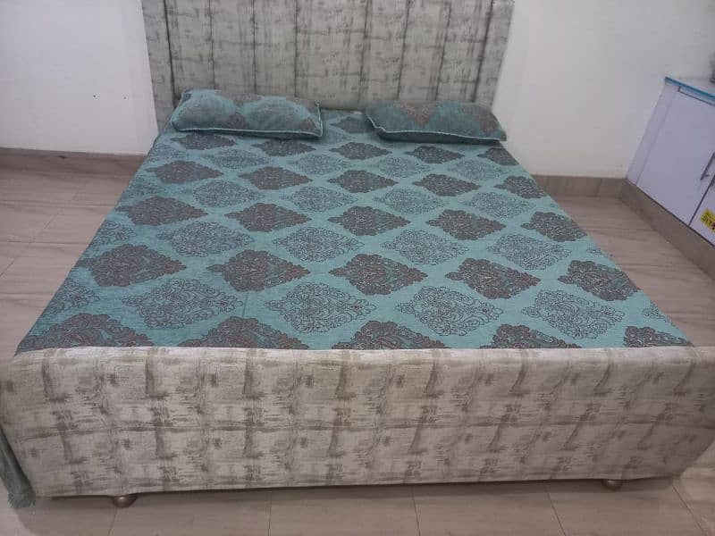 1 Wooden Queen size Bed 1