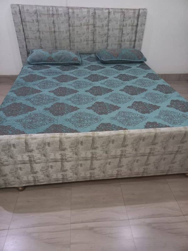 1 Wooden Queen size Bed 2