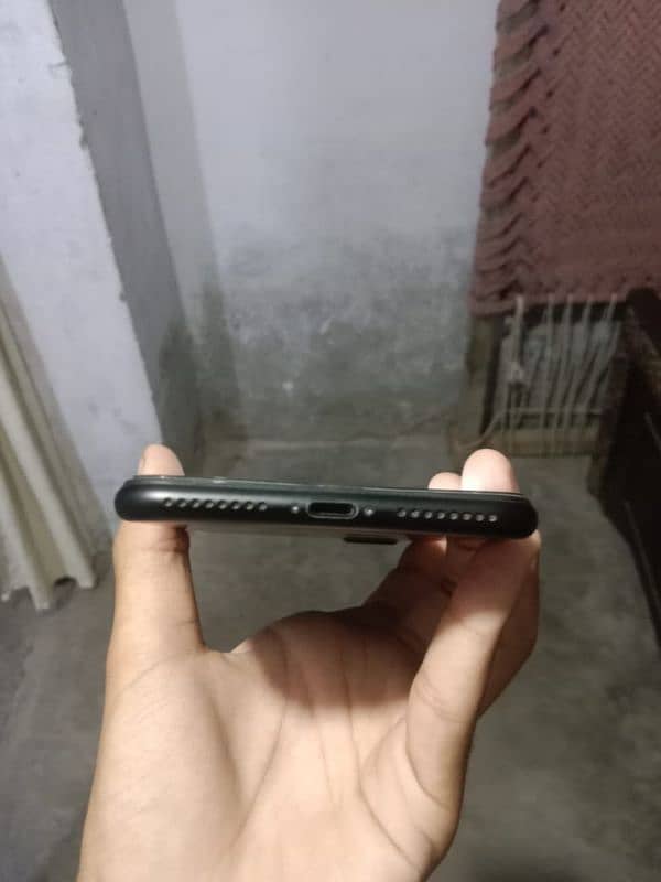 I phone 7+ urgent sale 5