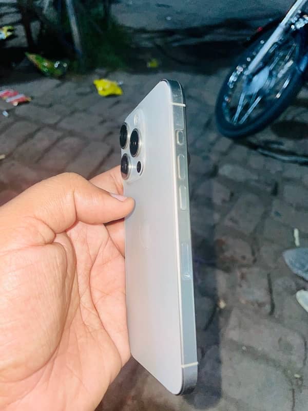 Iphone 15 Pro 256gb HK 4