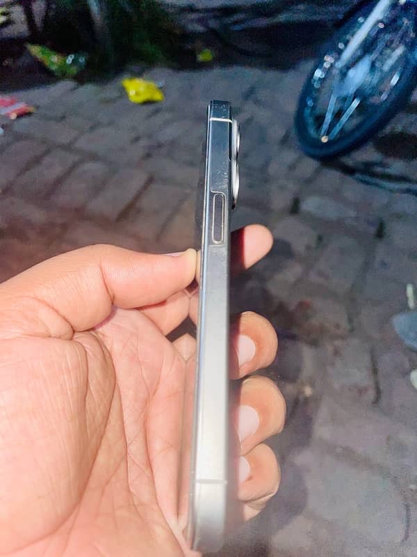 Iphone 15 Pro 256gb HK 8