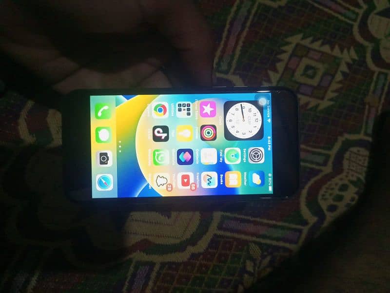 I phone 8 non PTA 2