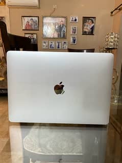 MacBook Pro core i5 1.4ghz Quad core