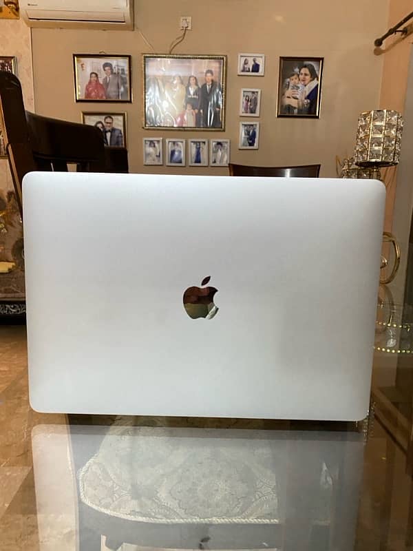 MacBook Pro core i5 1.4ghz Quad core 0