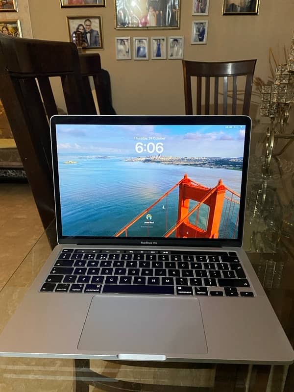 MacBook Pro core i5 1.4ghz Quad core 1