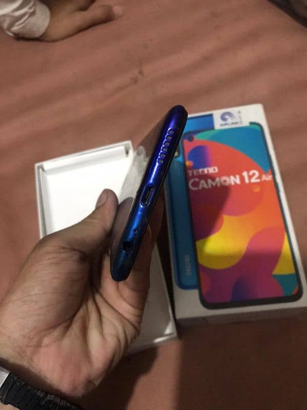 Tecno camon 12 air 4/64 with box 6