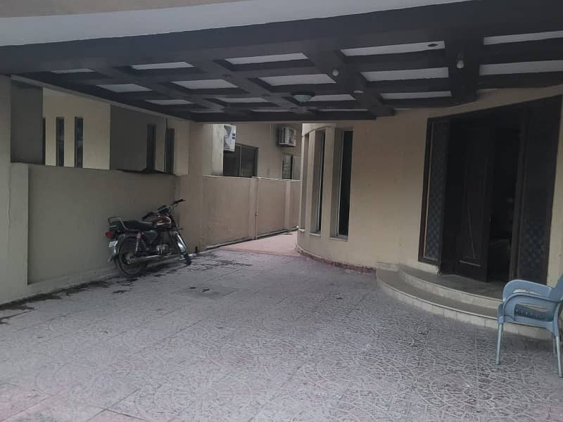 Independent upper portion full furnished for rent Ground lock in phase3 bahria town rwp 15