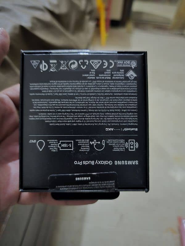 samsung galaxy buds pro box open 1