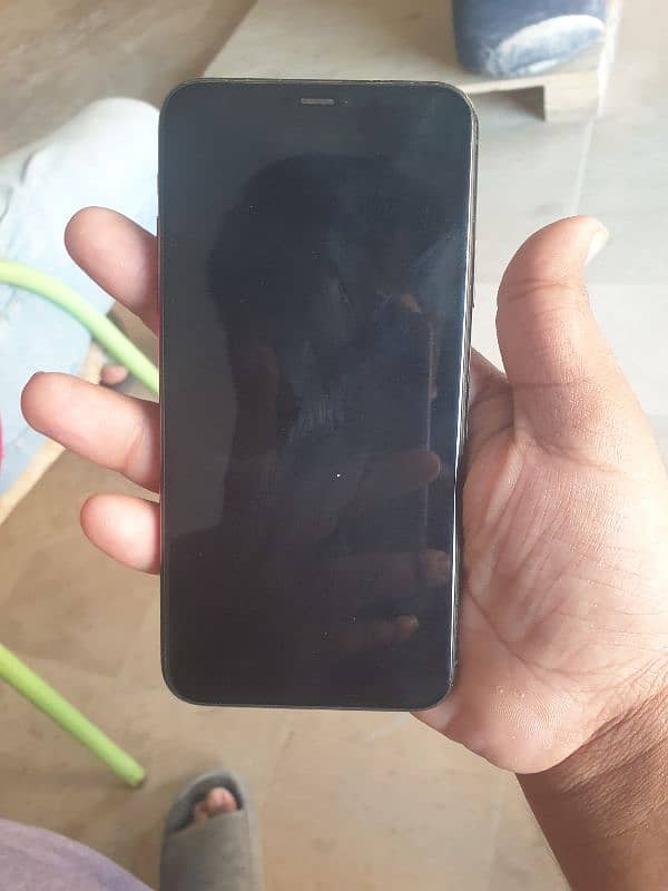 Iphone 11 pro max 64gb non waterpack 1