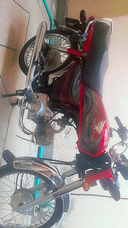 very good condition all ok bike red color 9