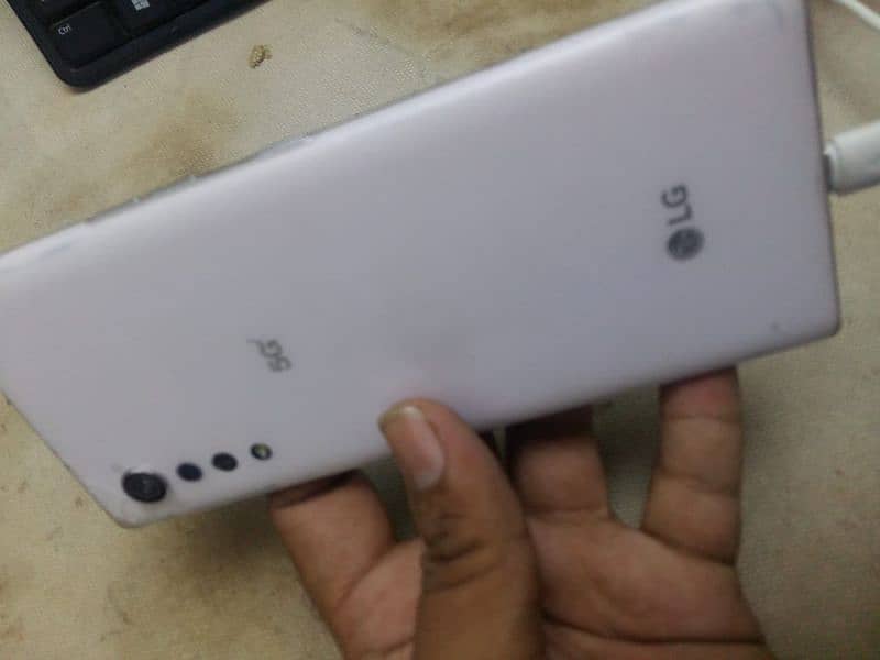 LG Velvet 5G OLED display indsply finger PTA hai. bs back minor break 5