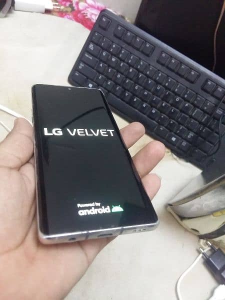 LG Velvet 5G OLED display indsply finger PTA hai. bs back minor break 7