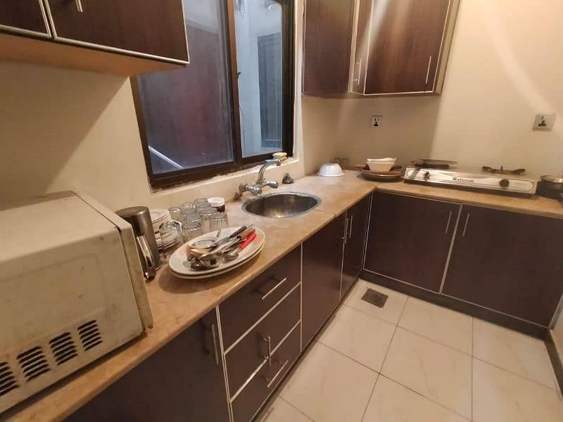 Fully Furnished Flat Available For Short Rentals!! Nearby Airport. 11