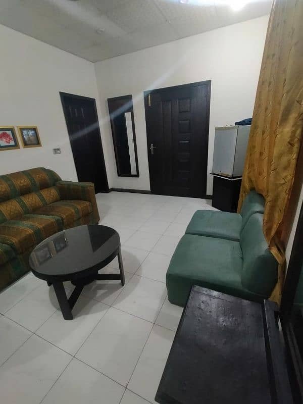 Fully Furnished Flat Available For Short Rentals!! Nearby Airport. 13