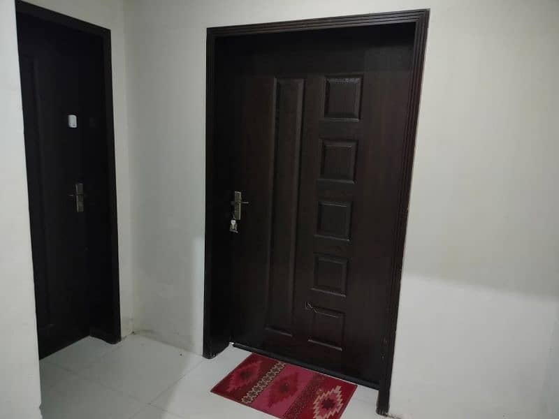 Fully Furnished Flat Available For Short Rentals!! Nearby Airport. 17