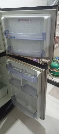 Pel fridge for urgent sale 0