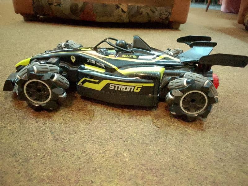 RC car with LED lights and water steam mechanism for smoke effect 4