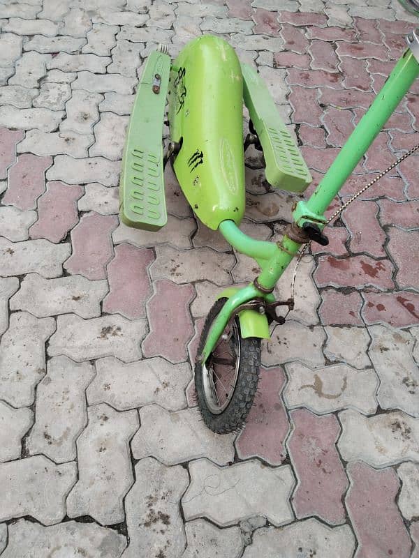 kids padal Scooty for sale in good condition 2