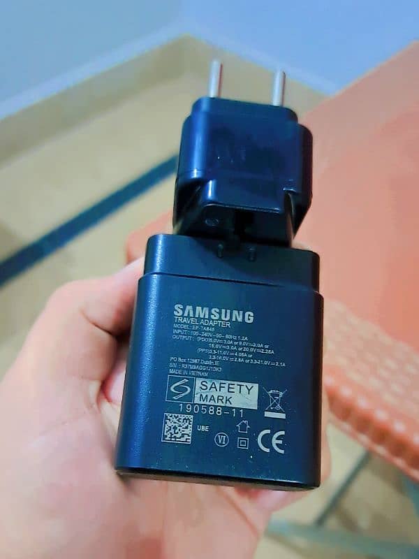 Samsung 45W Type-C Fast Charger (Adapter + Cable) 1