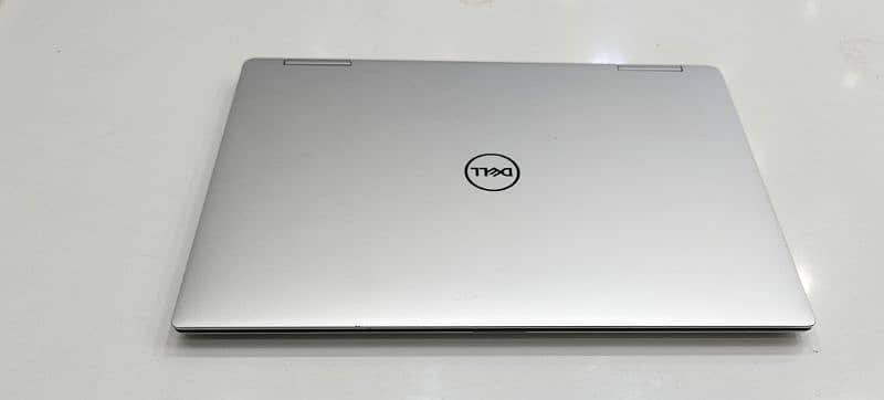 Dell XPS Touch x360 Core i5-10th Gen 1