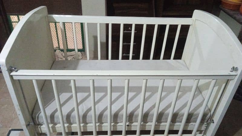 Baby cot 3