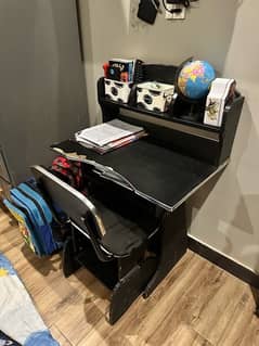 kids studying table