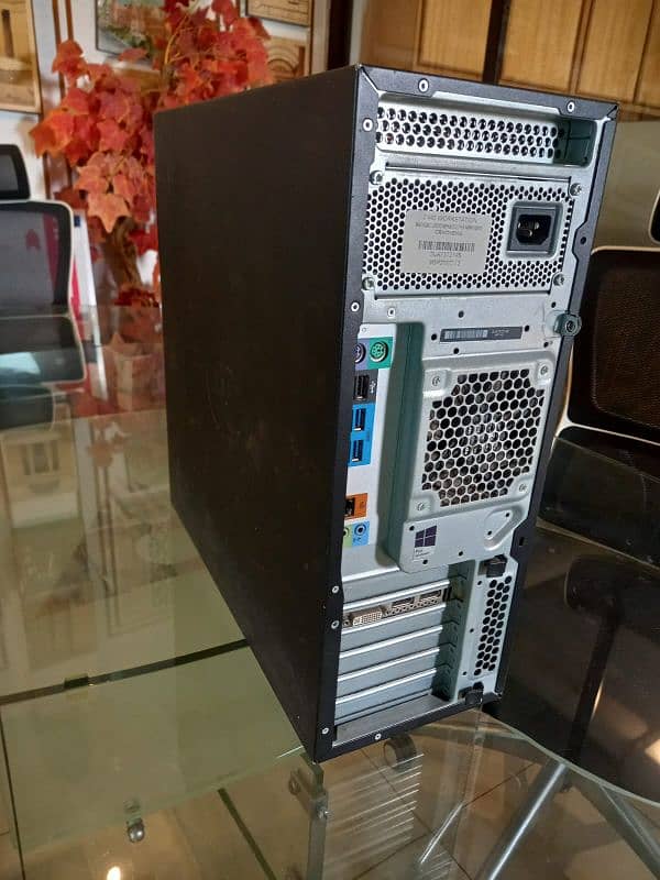 HP Z440 12 core Intel Xeon 2680 3