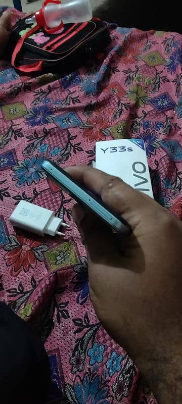 vivo y33 s 6/128 exchange posibal bhtreen lush condation with box 3