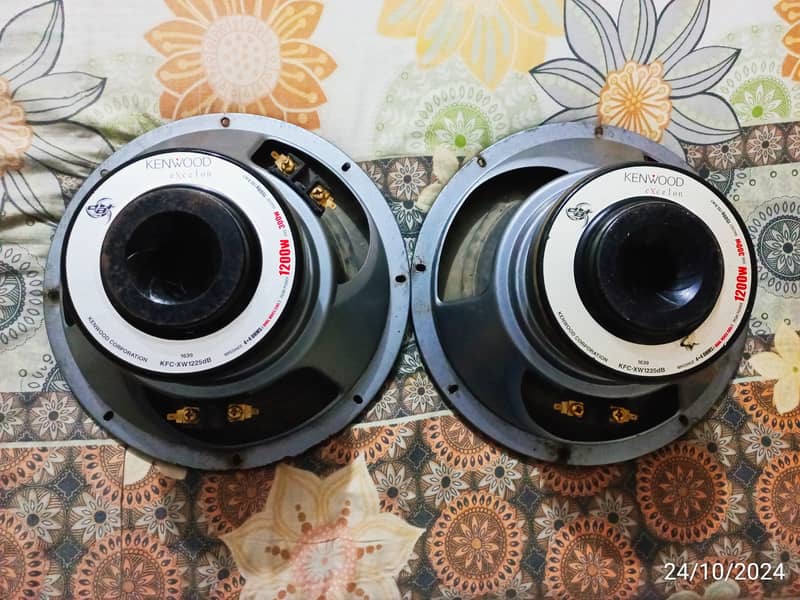 Kenwood Heavy woofers 5