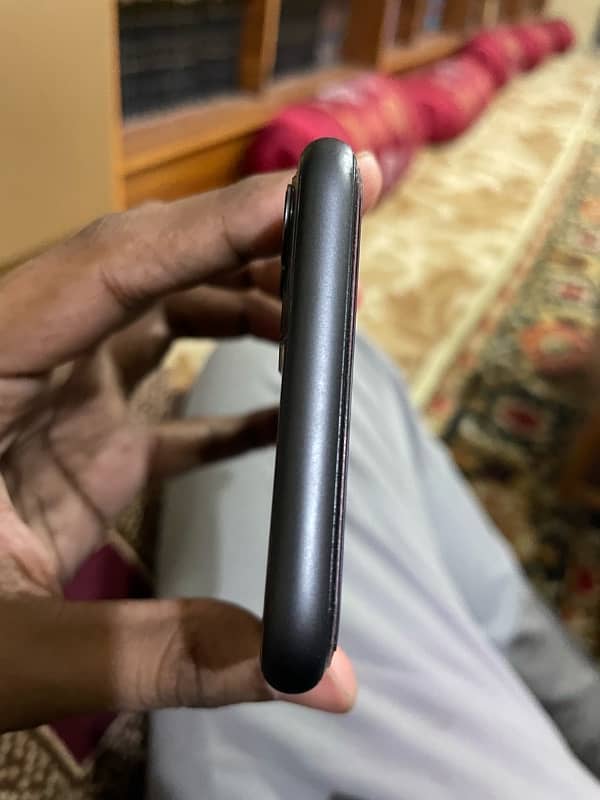 iphone 11 64 Gb Black  non pta factory unlock 10/10 cond 3