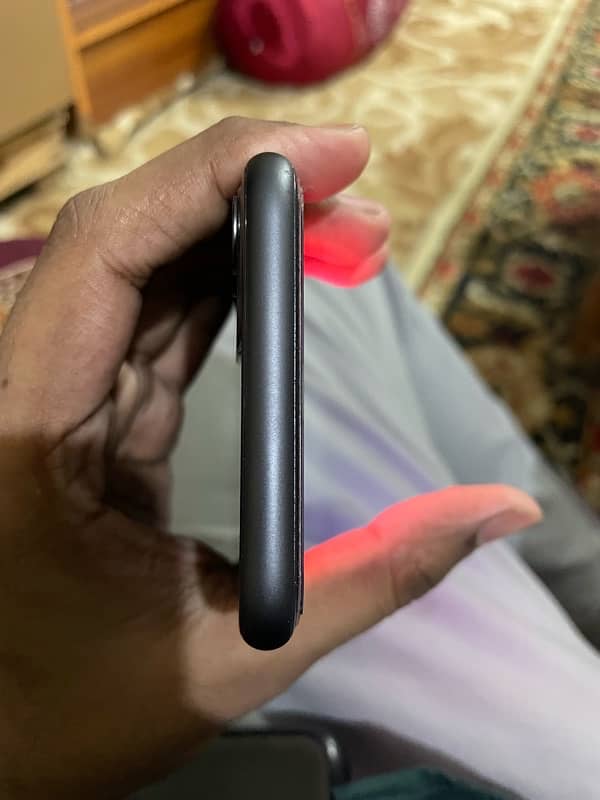 iphone 11 64 Gb Black  non pta factory unlock 10/10 cond 9