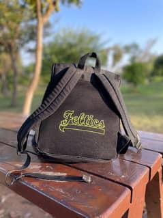 Feltics Bagpack 0