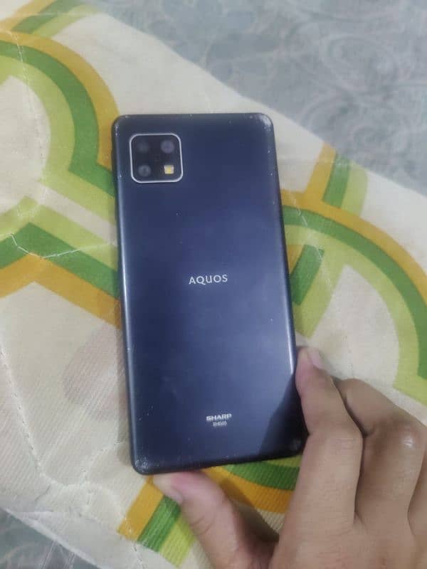 Aquos sharp sense5g 4/64 1