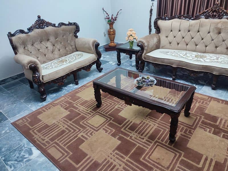 Chinioti Sofa Set 7 Seater / Center Table / 2 Side Tables / Wooden 4