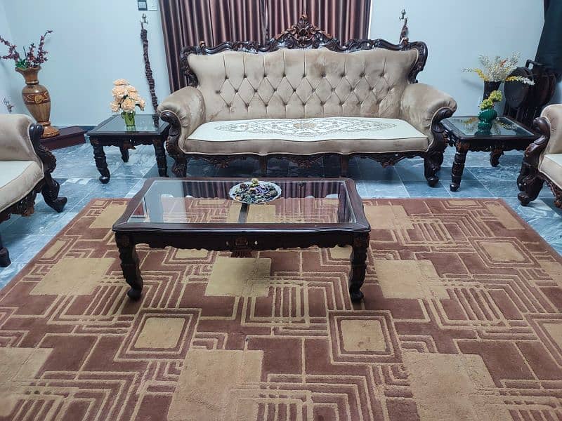 Chinioti Sofa Set 7 Seater / Center Table / 2 Side Tables / Wooden 3