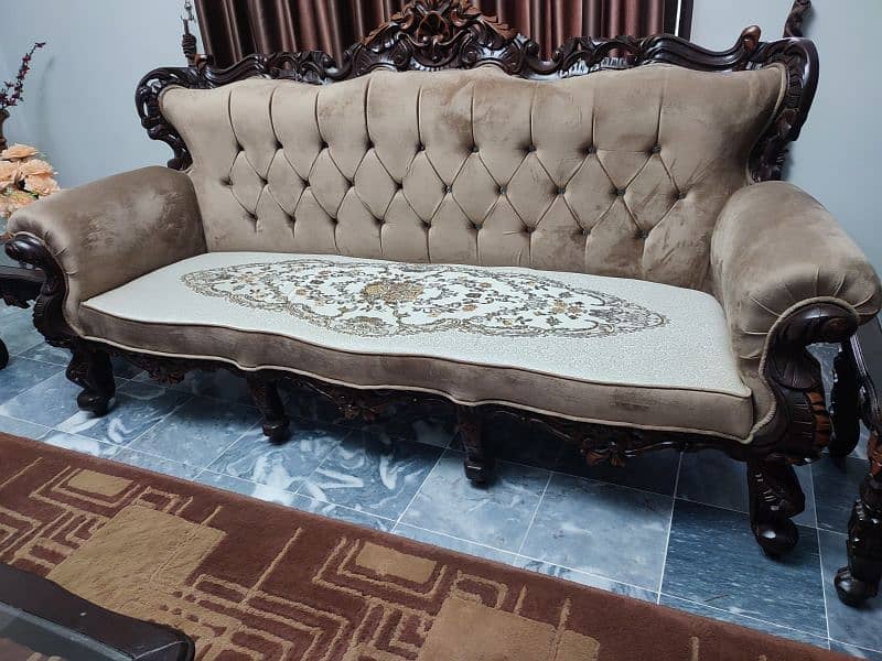 Chinioti Sofa Set 7 Seater / Center Table / 2 Side Tables / Wooden 5