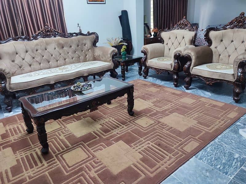 Chinioti Sofa Set 7 Seater / Center Table / 2 Side Tables / Wooden 1