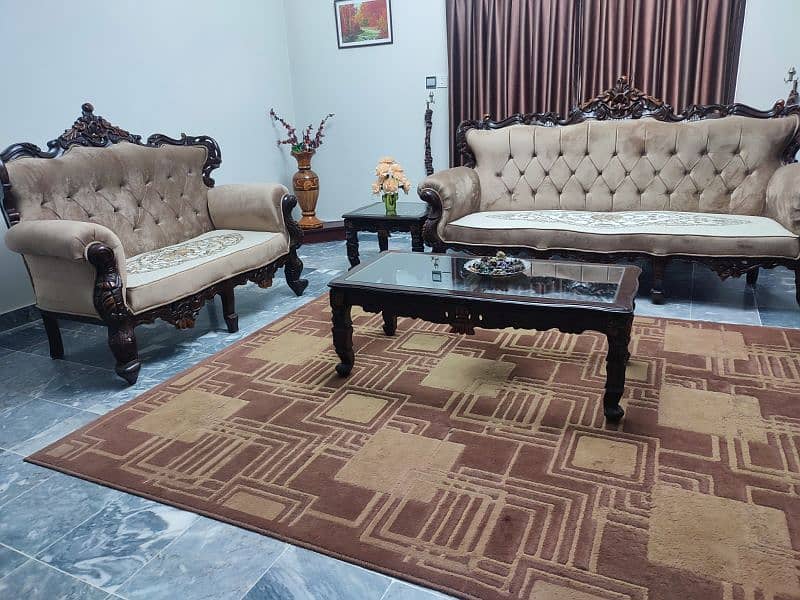 Chinioti Sofa Set 7 Seater / Center Table / 2 Side Tables / Wooden 10