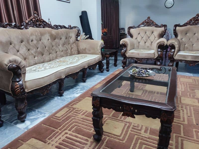 Chinioti Sofa Set 7 Seater / Center Table / 2 Side Tables / Wooden 13