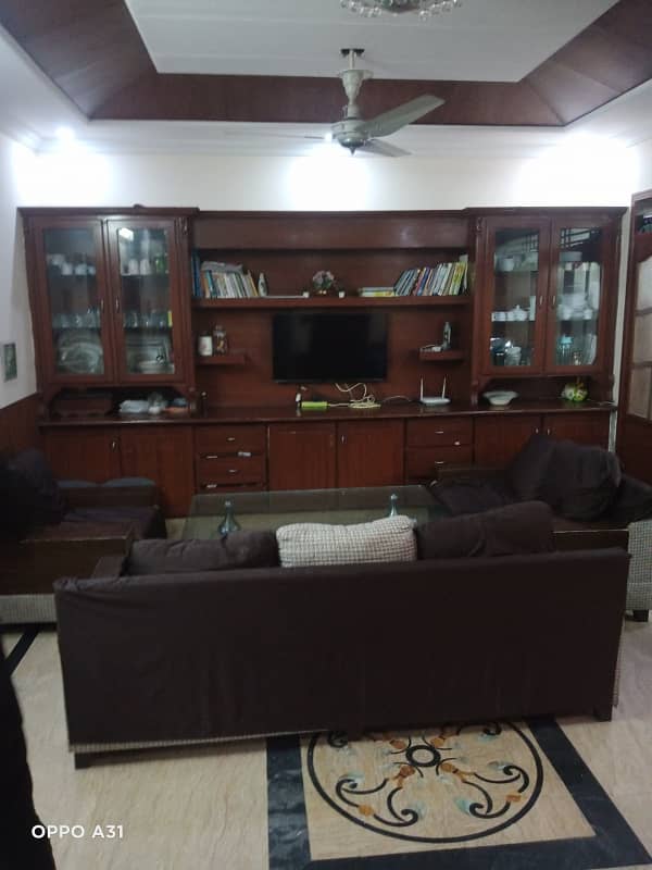 10 Marla Beautiful Double Story House Urgent For Sale Prime Locatoin in sabzazar 6