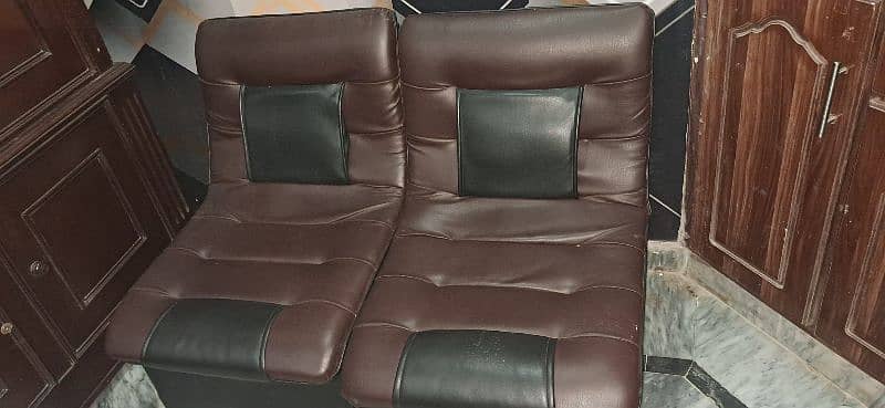 2 one seater sofa chairs 2