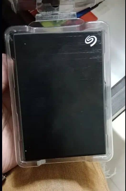 4TB EXTERNAL HARD DRIVE 3