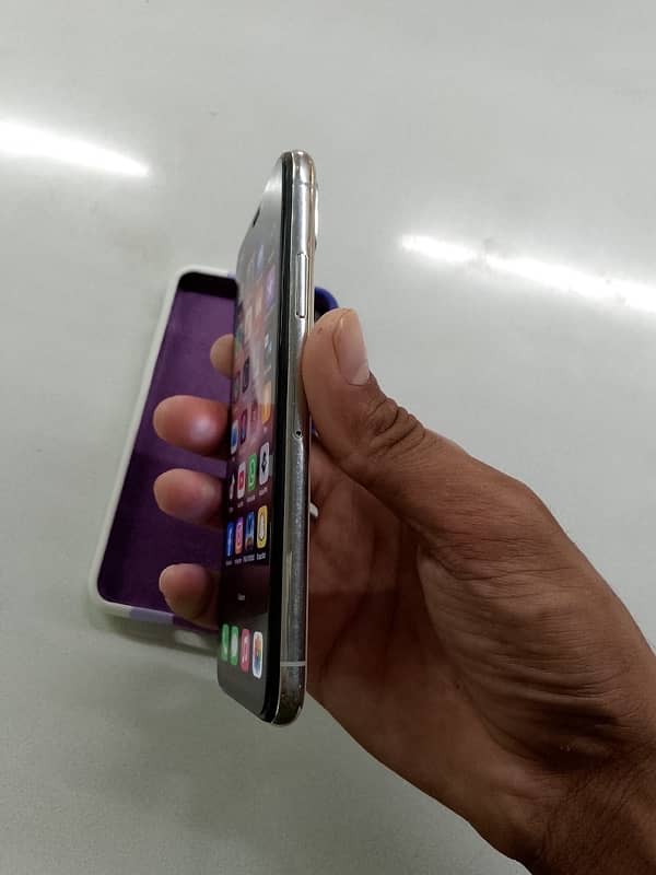 Iphone x 64gb non pta contect watsapp 03094794642 3