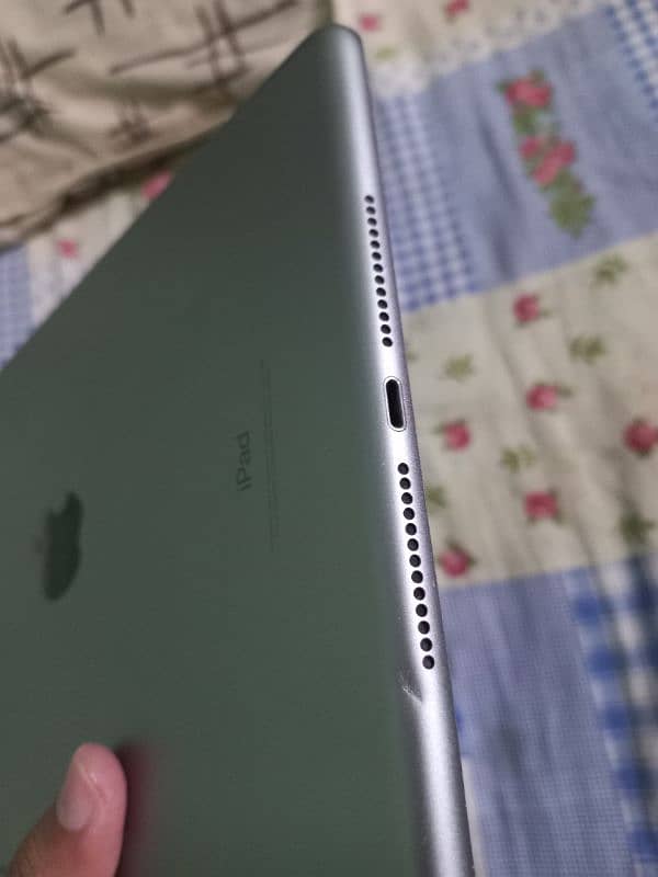 ipad (6th generation) 1