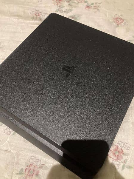 playstation 4 Slim 1